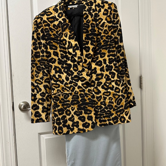 Nora Noh Vintage Animal Print 100 % Silk Blazer Womens Size 10 Padded Shoulders - Picture 4 of 5